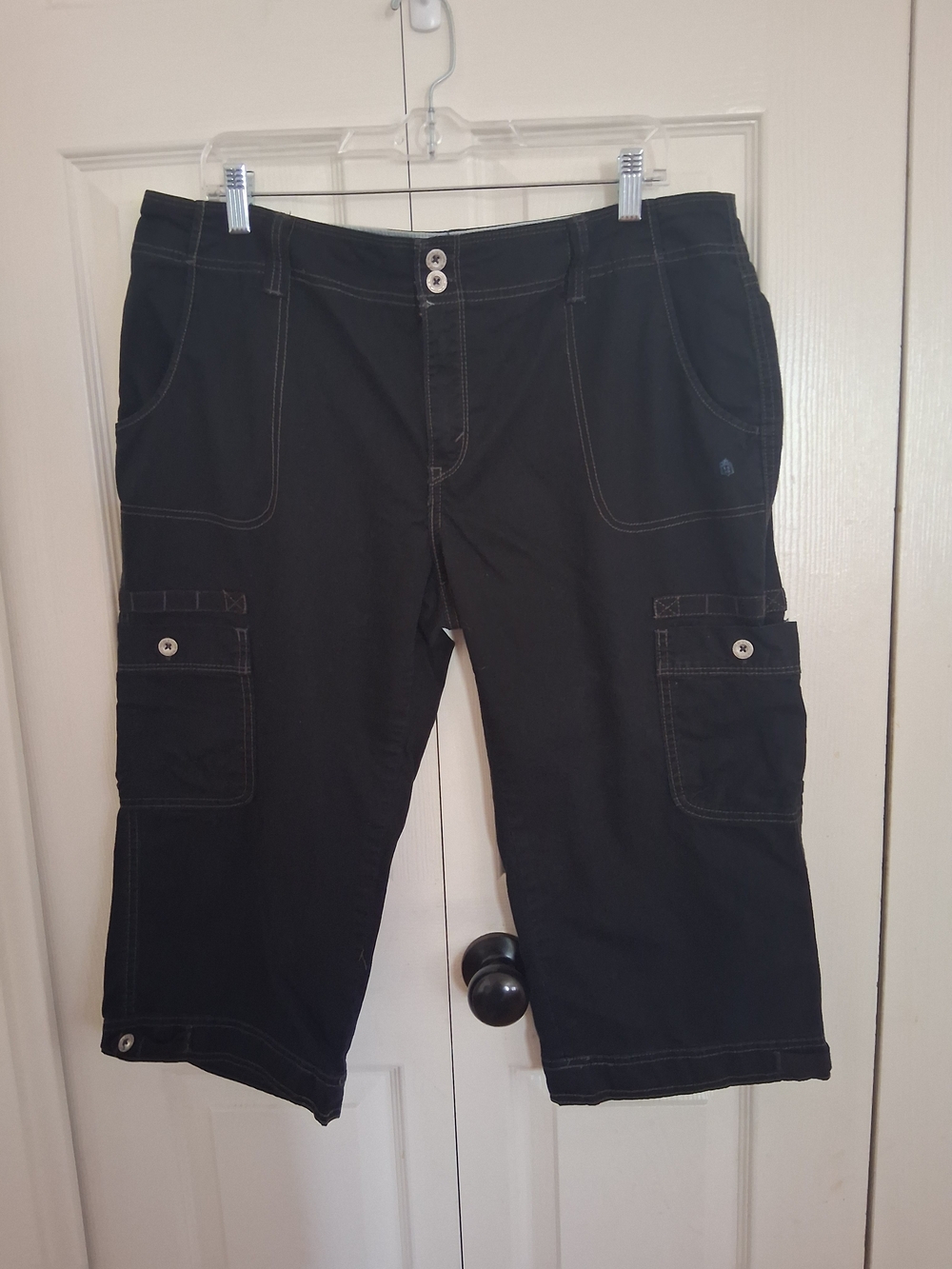 Levi's Black Cargo Capris with Button Pockets